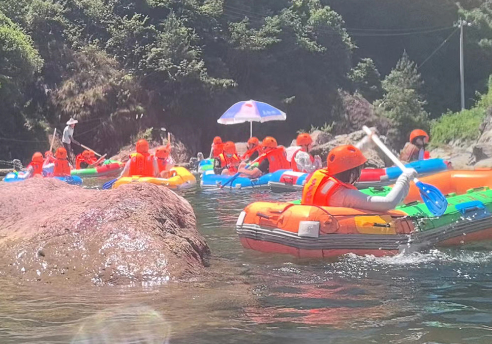 group bonding and rafting