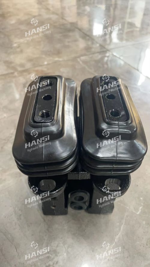 High Quality Control Remote Pilot Foot Pedal Valve 420-00467 31Q6-20100 For R60 R80 R150 R210-9 R215 R220 R225-7 Excavator Parts