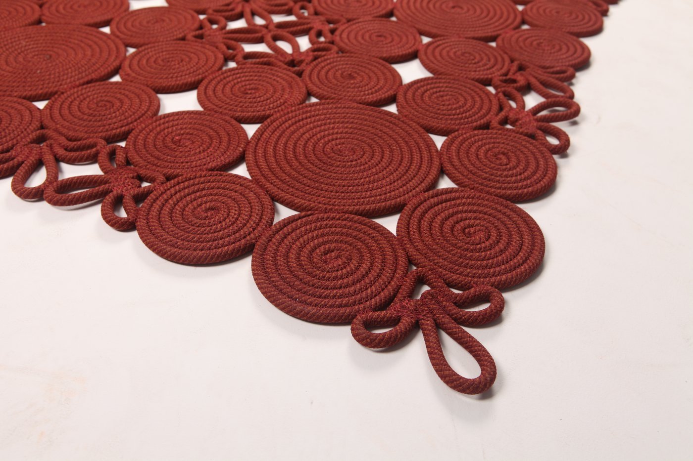 Rope carpet edge detail