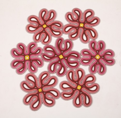 Floral Petal Rope-Woven Rug (7-Piece Round Assembly)