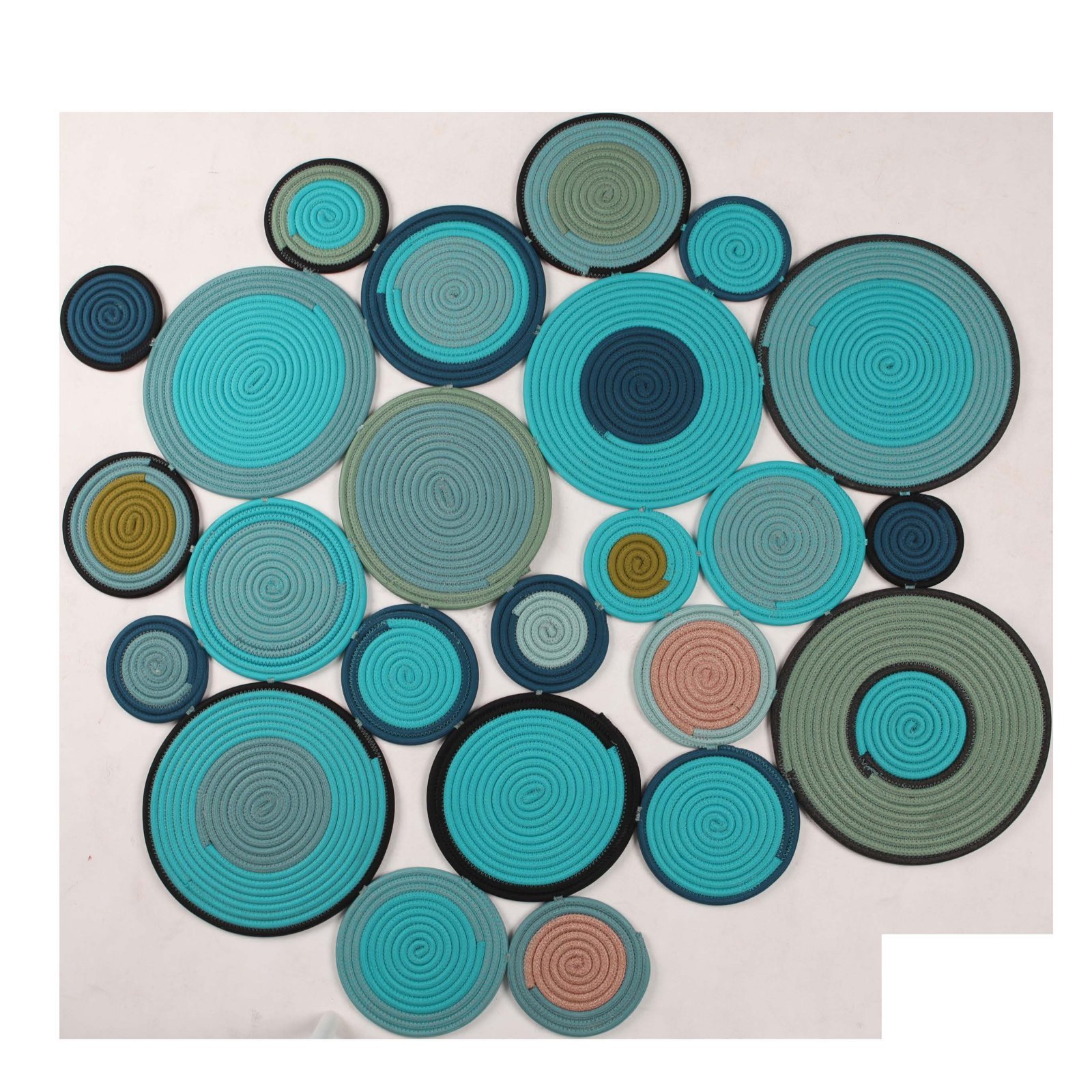 Multi-petal round braided outdoor rug top view