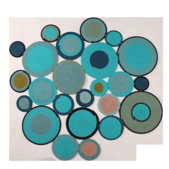 Multi-Petal Round Braided Outdoor Rug — Mixed Teal Petal Set