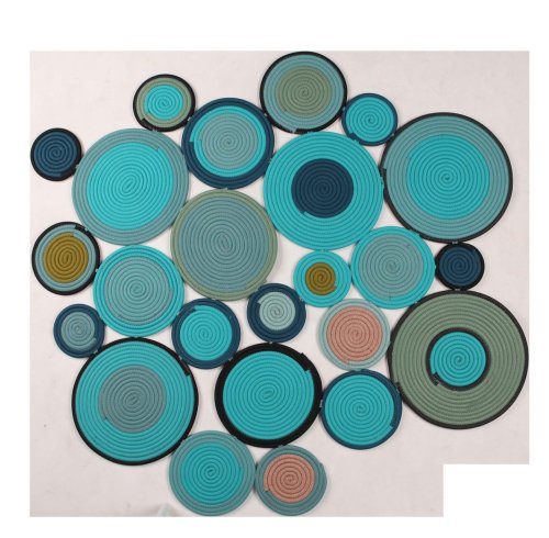 Multi-Petal Round Braided Outdoor Rug — Mixed Teal Petal Set
