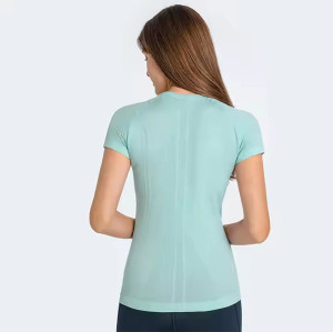 Custom Womens Crop T Shirt Manufacturer |  Slim Fit Workout Tee Shirts Quick Dry Moisture Wicking Shirt