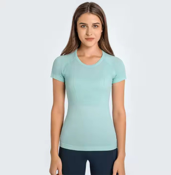 Custom Womens Crop T Shirt Manufacturer |  Slim Fit Workout Tee Shirts Quick Dry Moisture Wicking Shirt