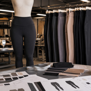 How to Choose the Best Plus Size Yoga Leggings Manufacturer for Your Activewear Brand in 2026
