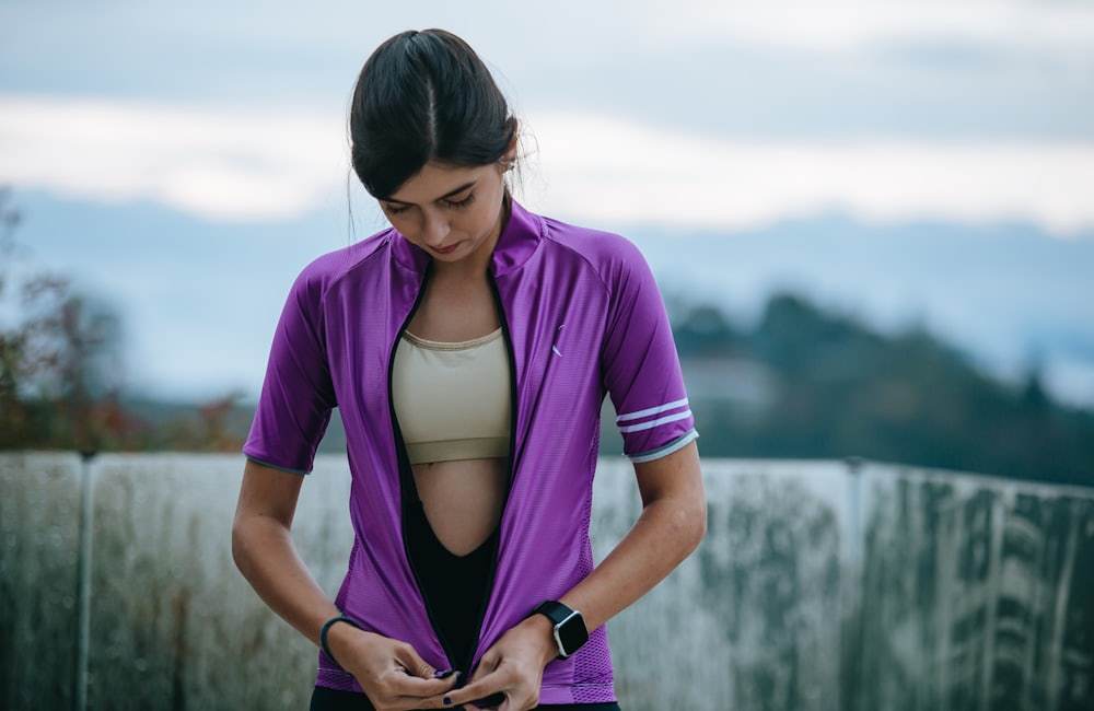 How to Choose the Right Gym Shirts Manufacturer for Your Fitness Brand