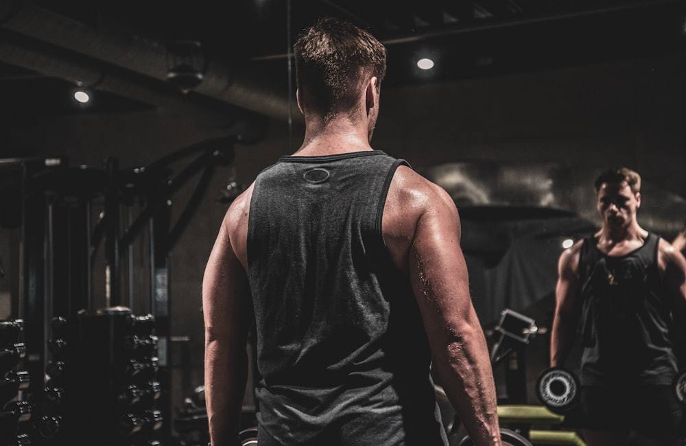 How to Choose the Right Men's Gym Wear Manufacturer for Your Activewear Brand