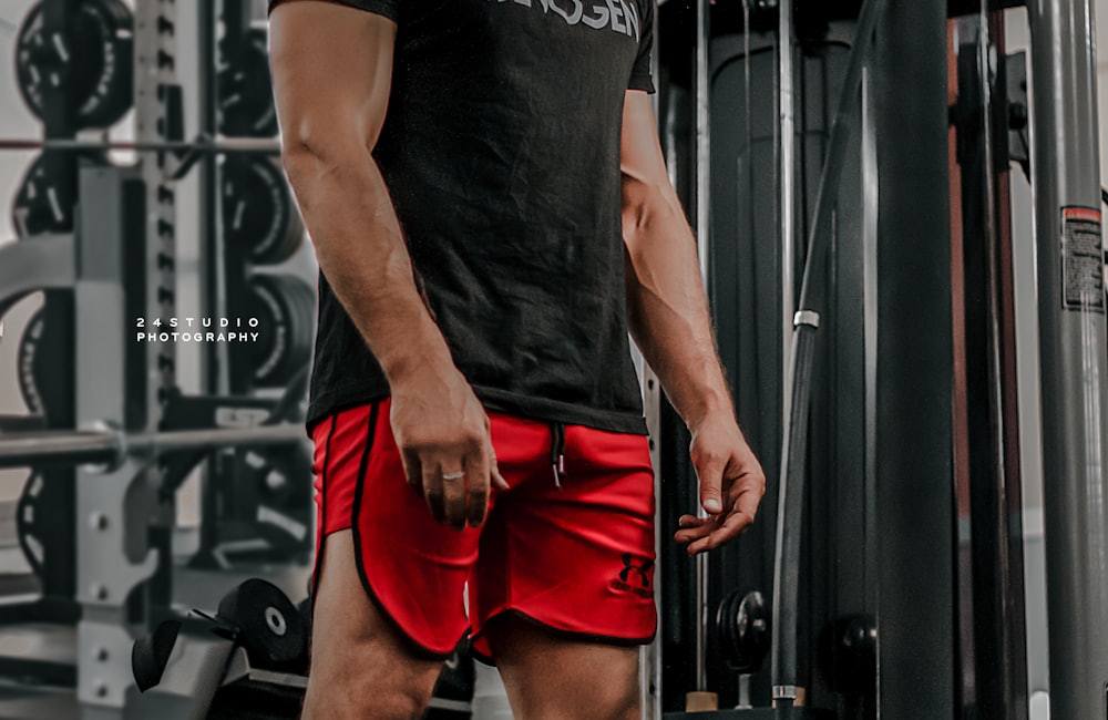 Men's Gym Wear garment fit, construction, and performance detail