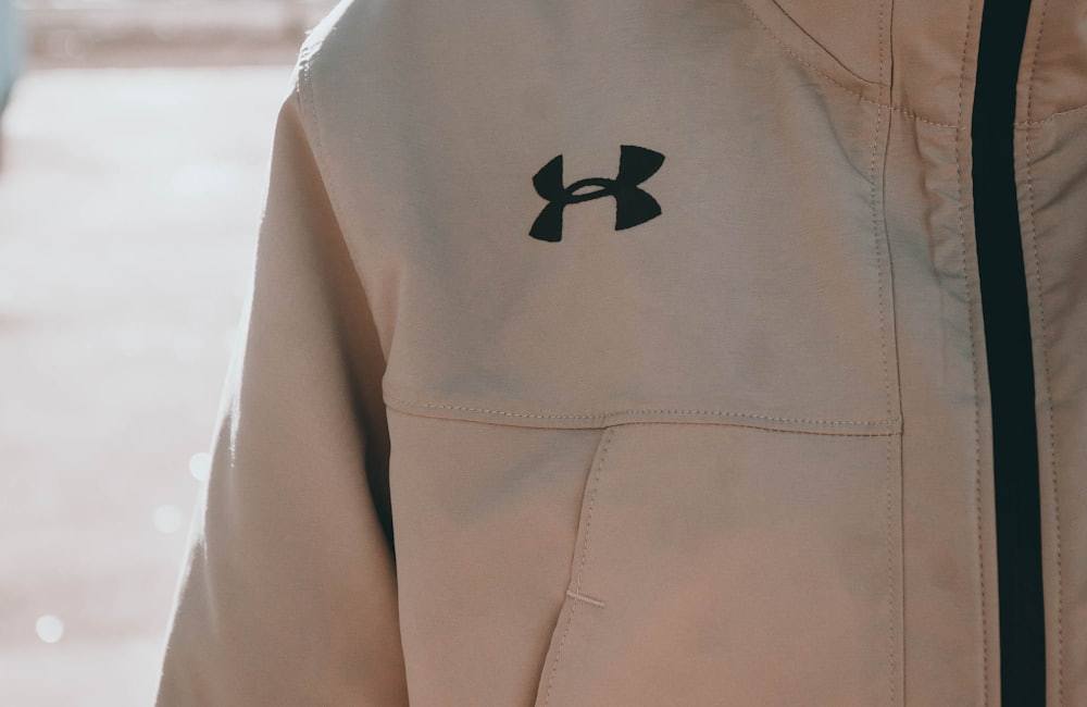 How to Choose the Right Gym Jacket Manufacturer for Your Fitness Brand