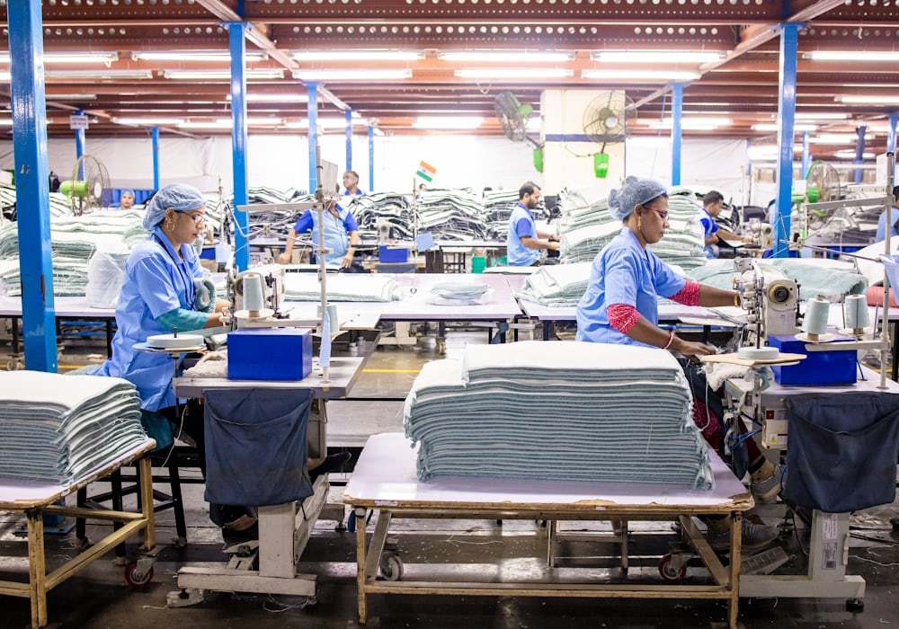 activewear manufacturer in China production decision and risk review