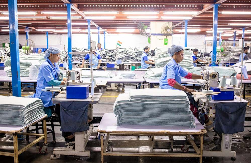 MOQ Explained: How Minimum Order Quantities Work in Garment Manufacturing
