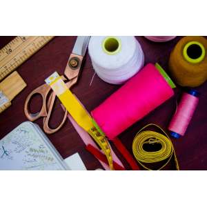 Nylon vs Polyester vs Cotton: A Complete Fabric Guide for Activewear Brands