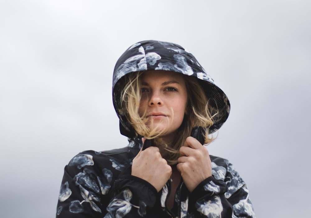 top activewear manufacturers China production decision and risk review
