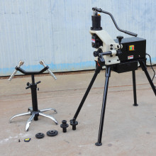 Introduces the working principle, construction and function of key components of pipe rolling machine.