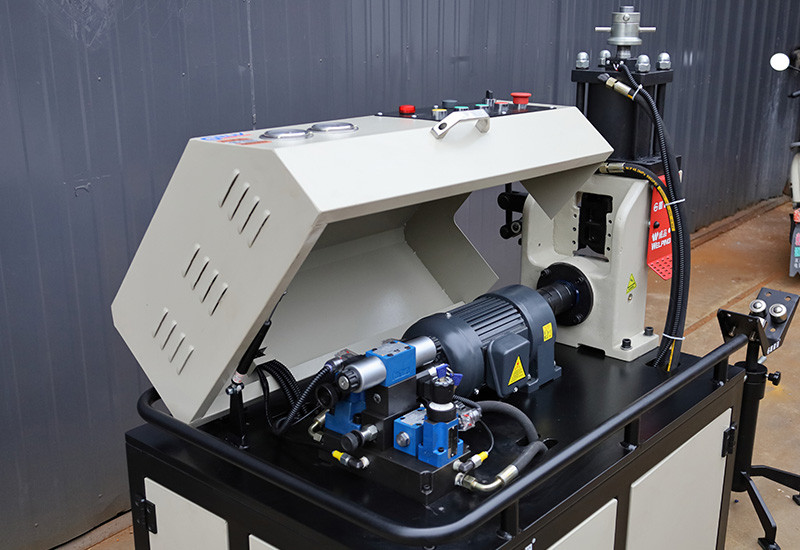 roll groover machine