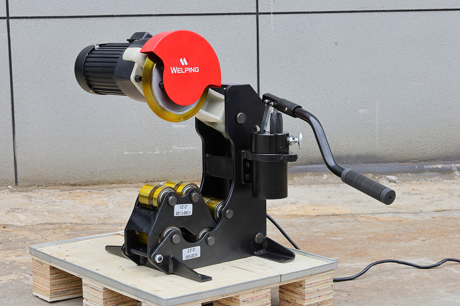 pipe cutting machine