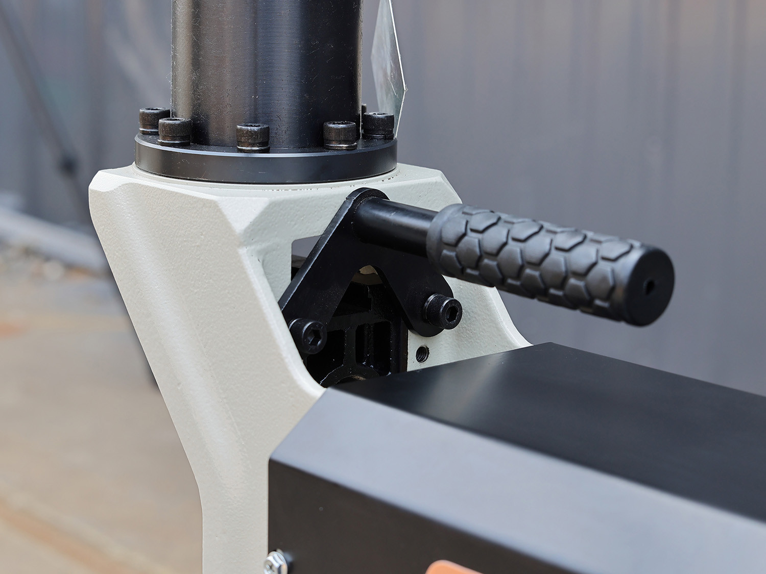 roll groover machine