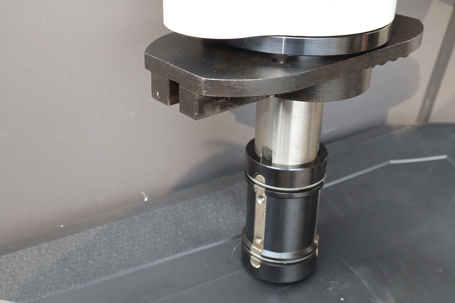 roll groover machine