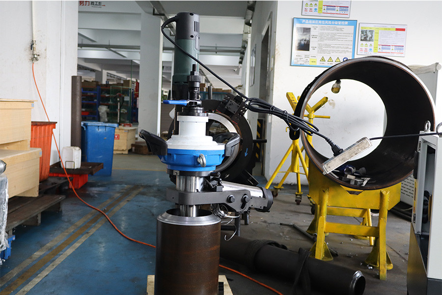 roll groover machine