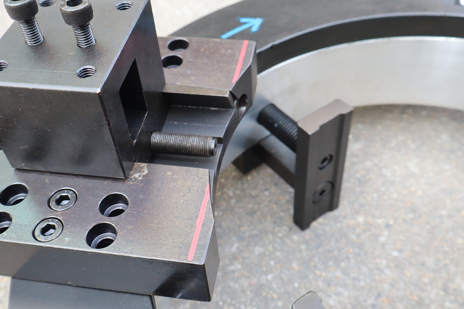 roll groover machine