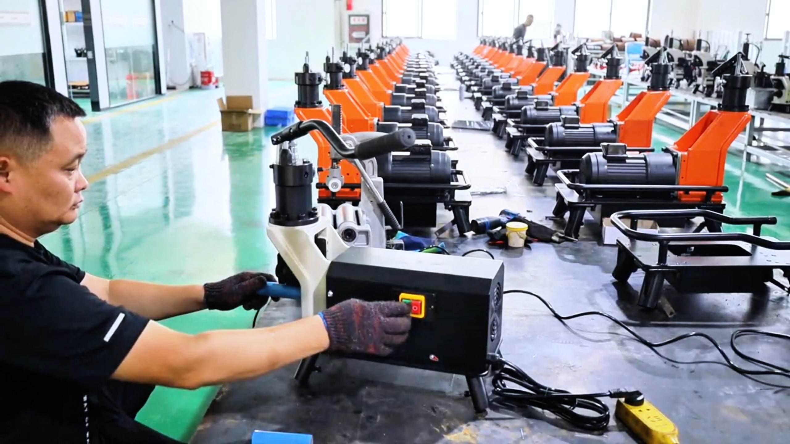 High-Speed Cutting and Grooving of Aluminum Pipes | PTC140 & RG-2T in Action