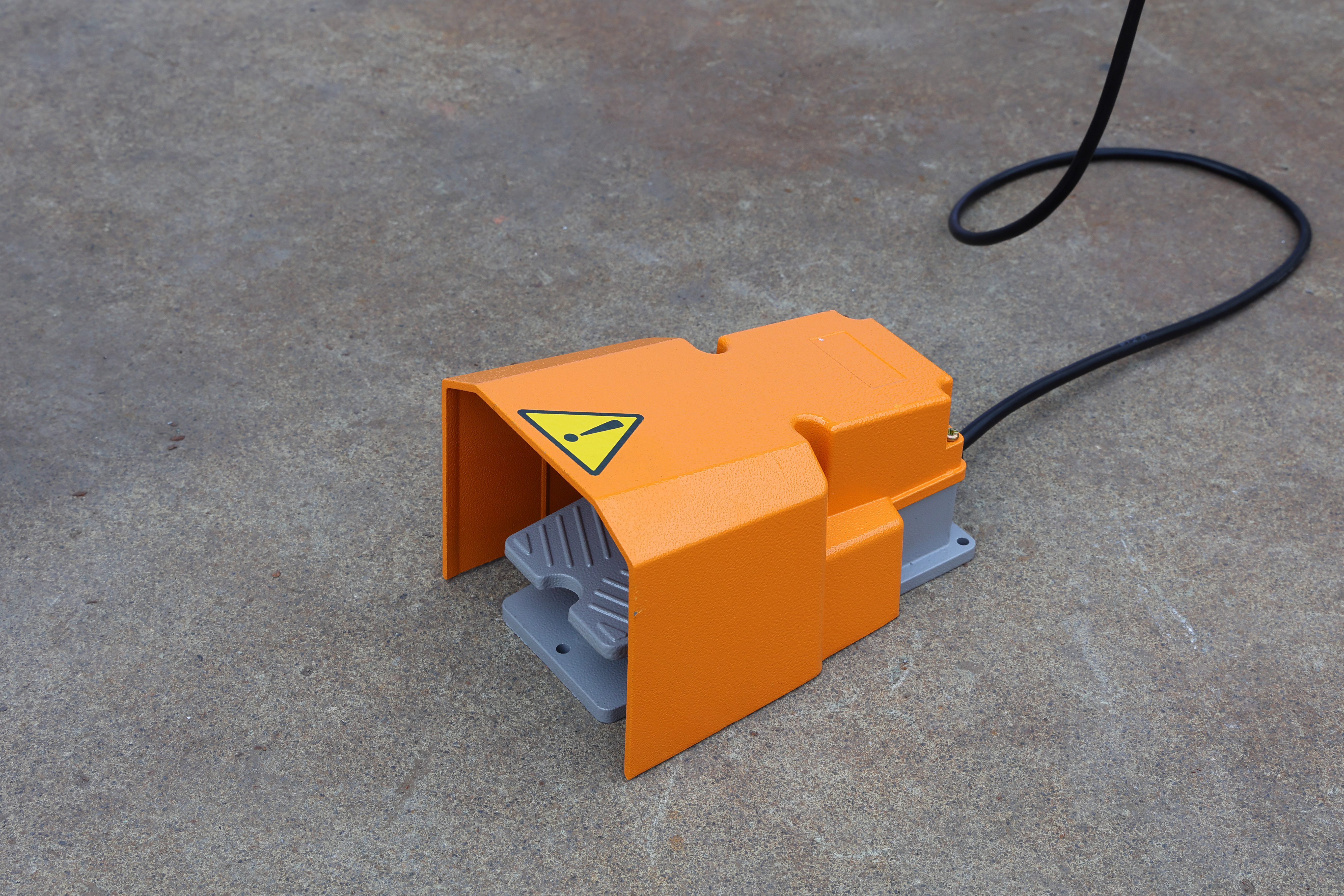 Foot Pedal: The Safety Switch in Roll Grooving Machines