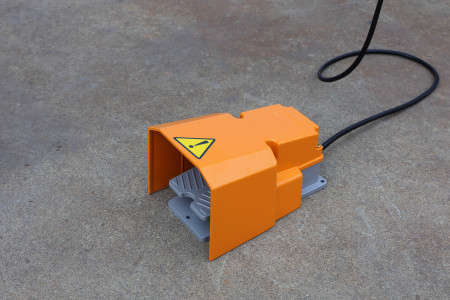 Foot Pedal: The Safety Switch in Roll Grooving Machines