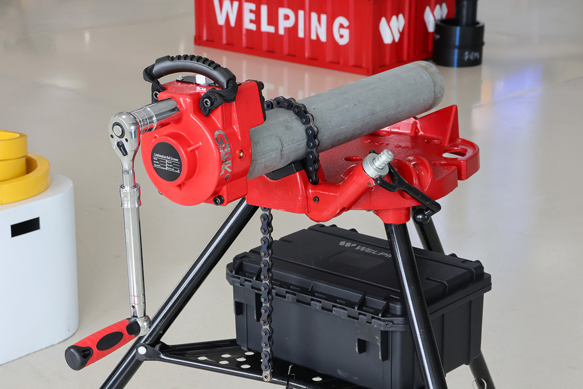 roll groover machine