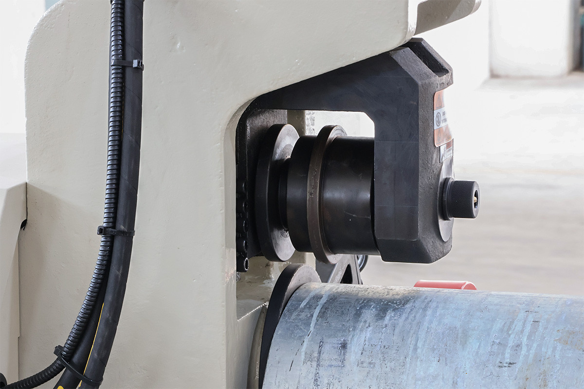 roll groover machine