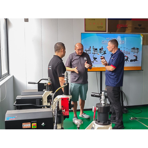 Overseas Customer Visits Gruvmaster to Explore the AG-8Z Automatic Roll Grooving Machine
