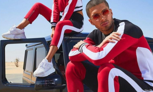 So passen Sie passende Trainingsanzüge für Paare an