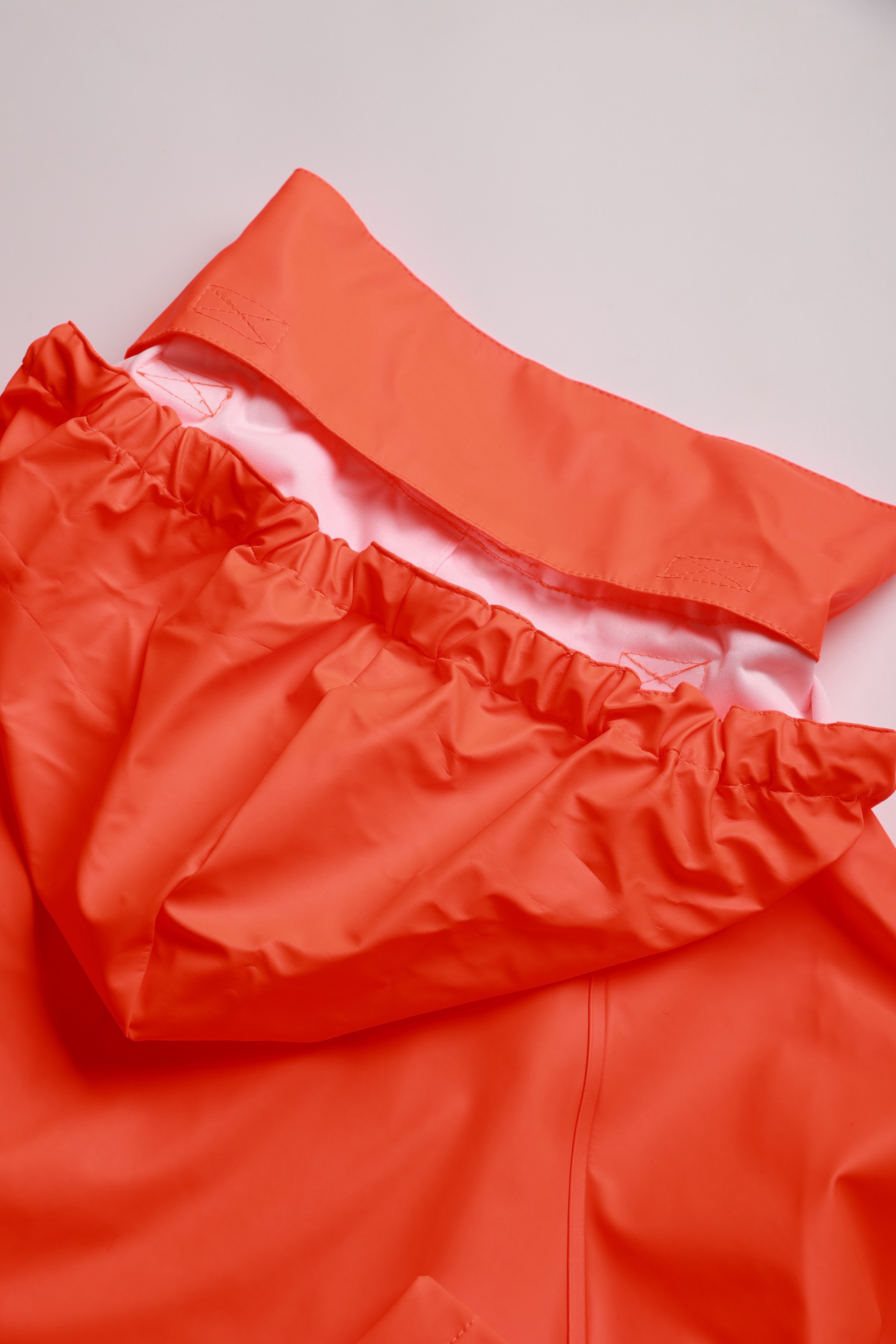 Waterproof Work Clothing Elastic Hem and Lining Detail