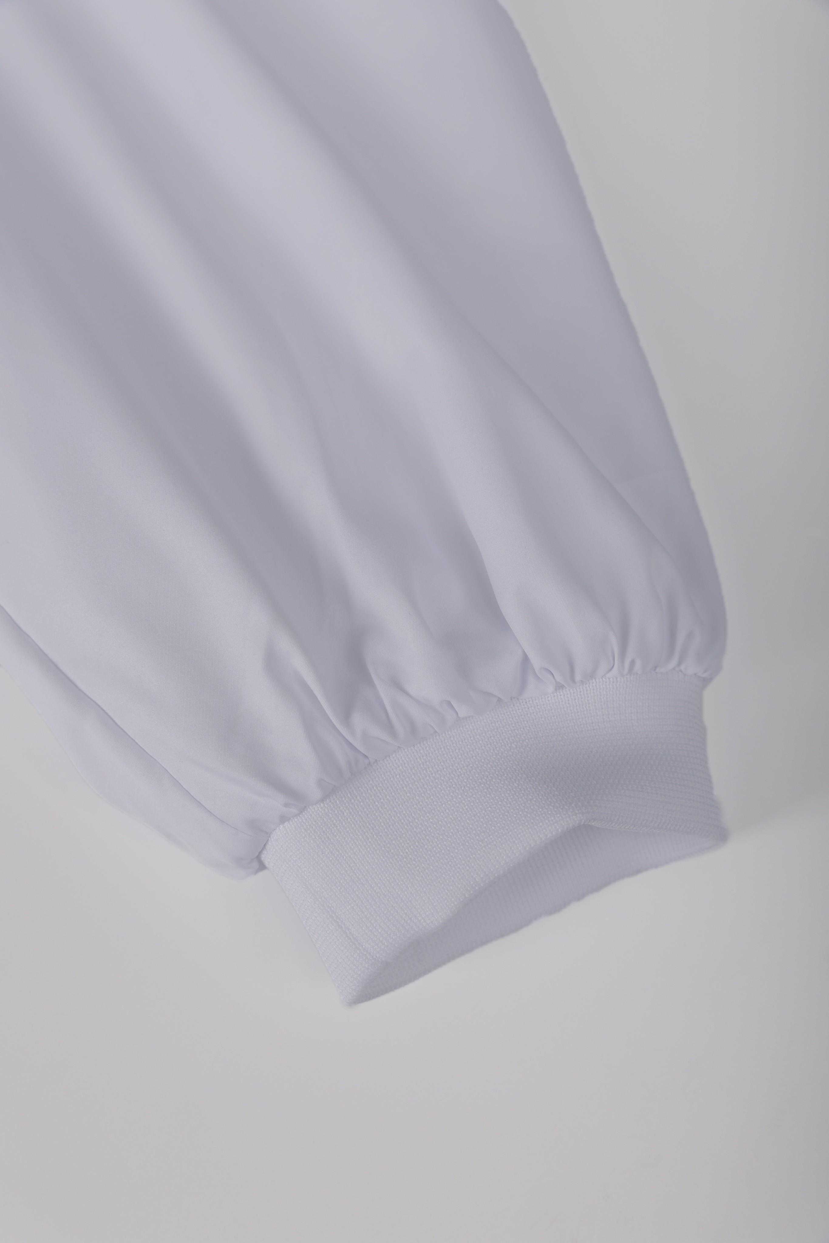 Nursing Uniform Elastic Cuff Detail