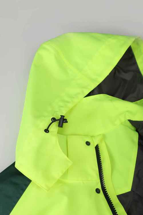 Reflective Emergency Jacket – Durable, Waterproof & Designed for Safety
