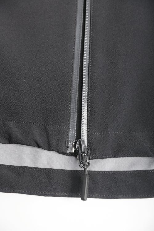 Custom Technical Mountaineering Jacket – 3-Layer Design, Windproof & Waterproof