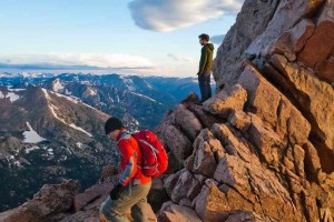 Low MOQ Outdoor OEM: UniOuter Startup Solution vs Traditional Hiking clothing Factories