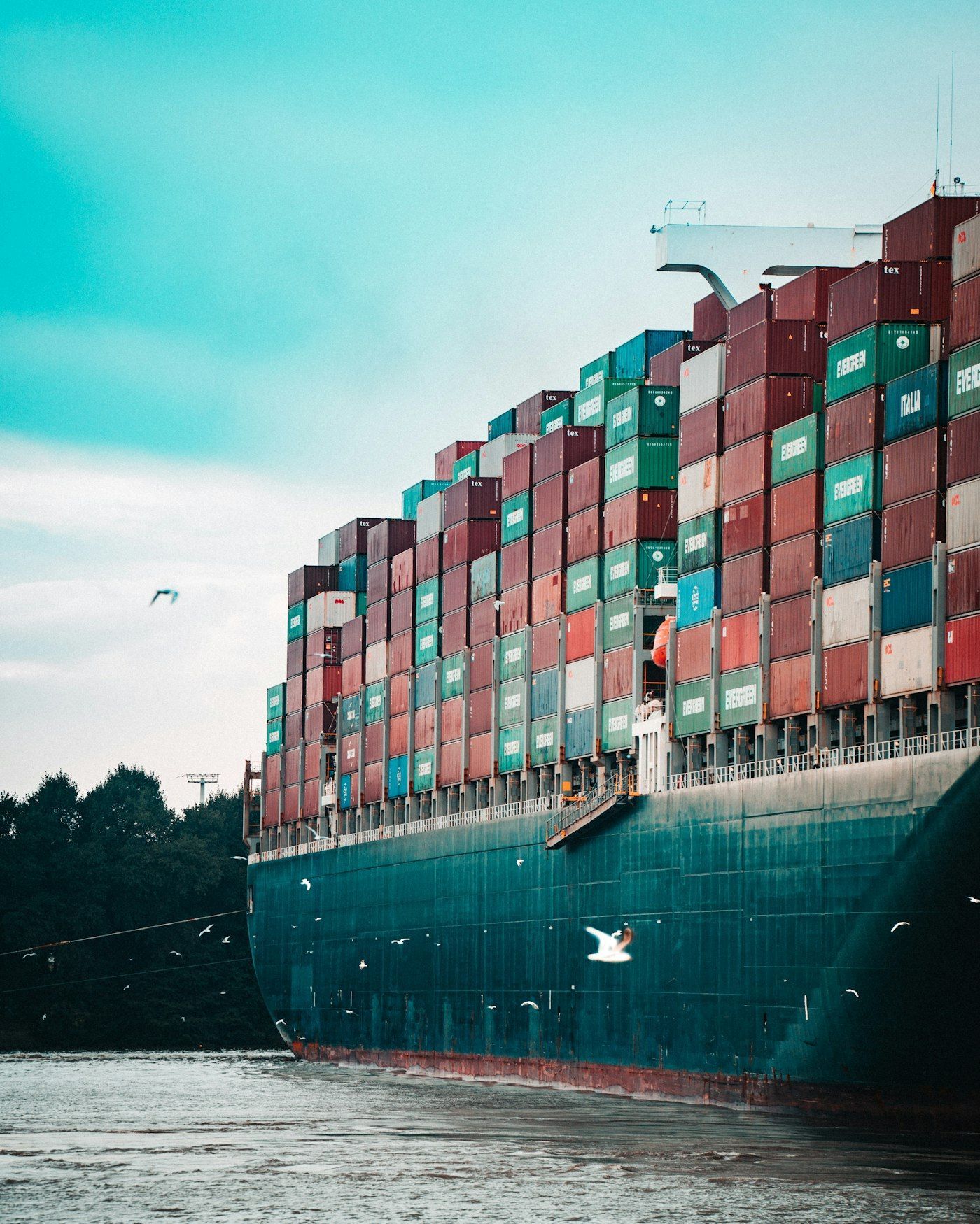 Container ship loaded with cargo for 2027 apparel delivery