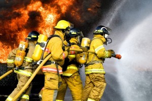 Flammhemmende Arbeitskleidung: Normen, Materialien und Auswahlleitfaden