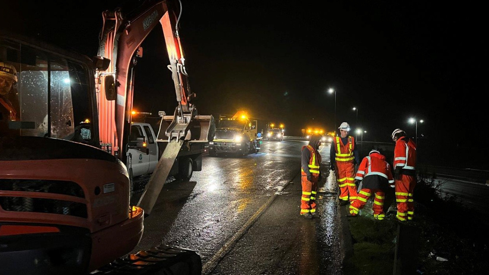 Safety Workwear Procurement: How to Specify Hi-Vis, FR and Waterproof Garments That Pass Inspection