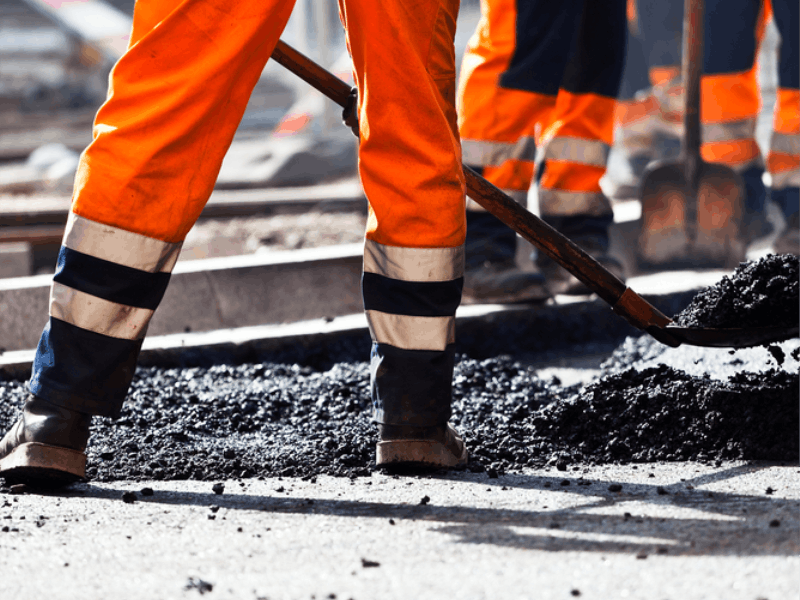 The Importance of Wearing Protective Clothing and Uniforms for Special Outdoor Workers