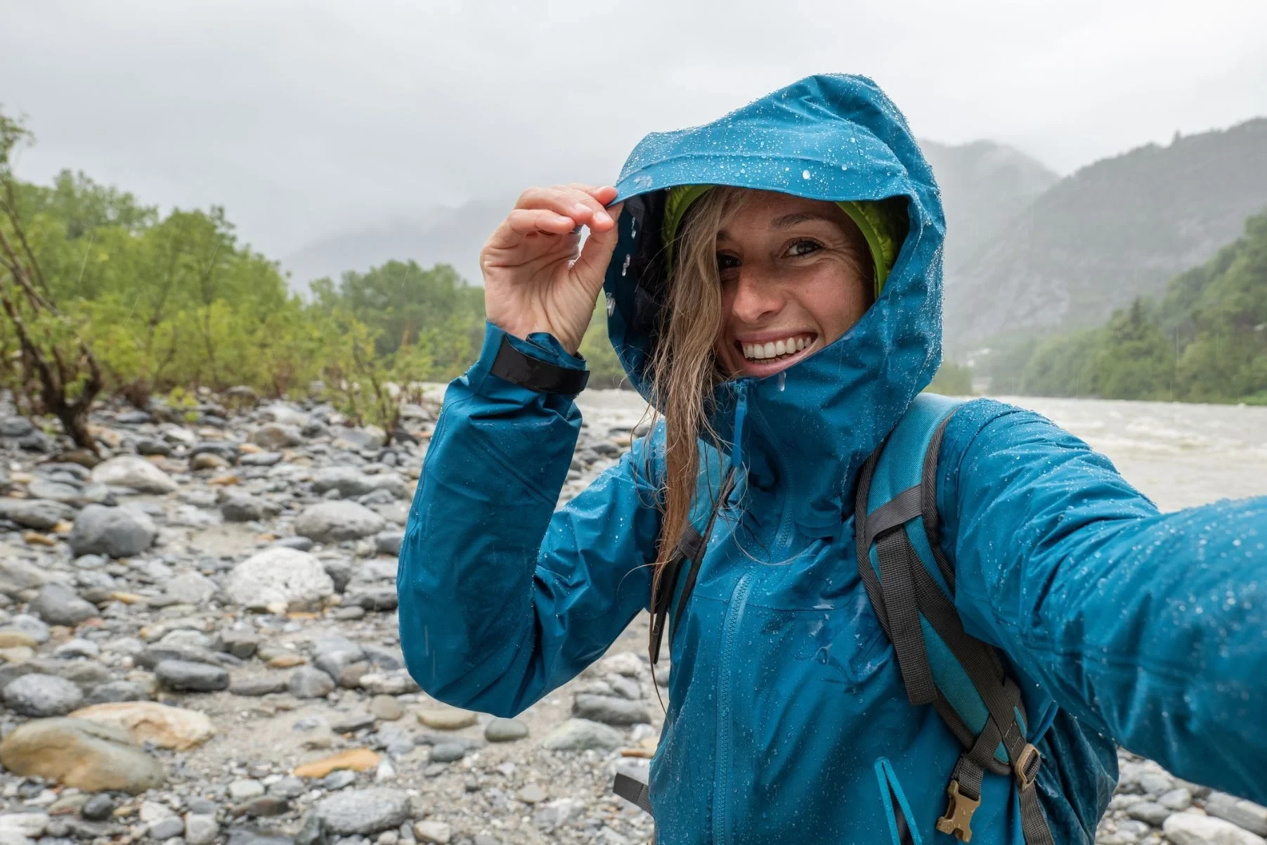 B2B outdoor clothing supplier