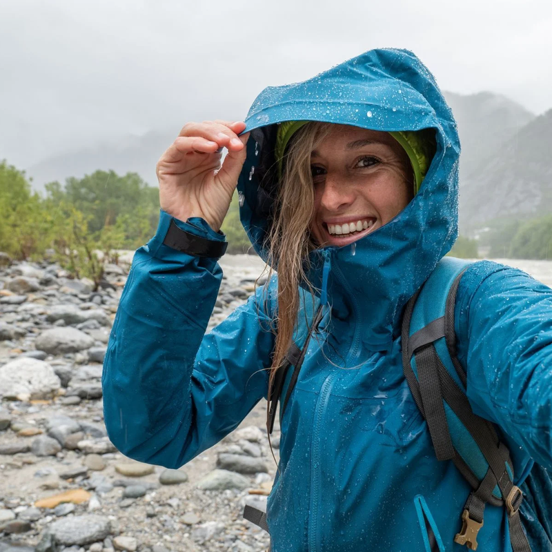 UniOuter Seamless Bonding Technology vs. Traditional Jacket Manufacturers' Construction