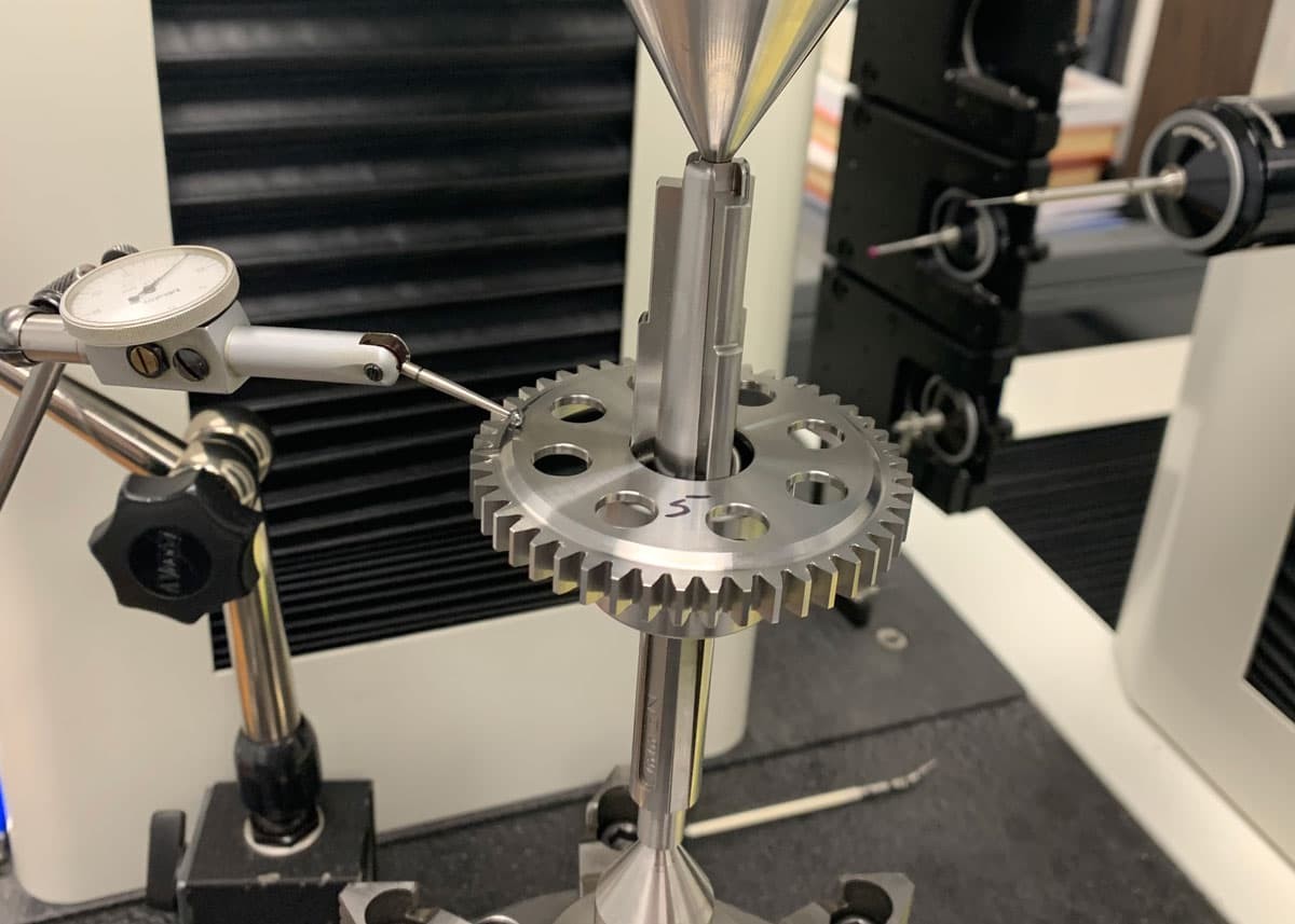 Runout dial indicator