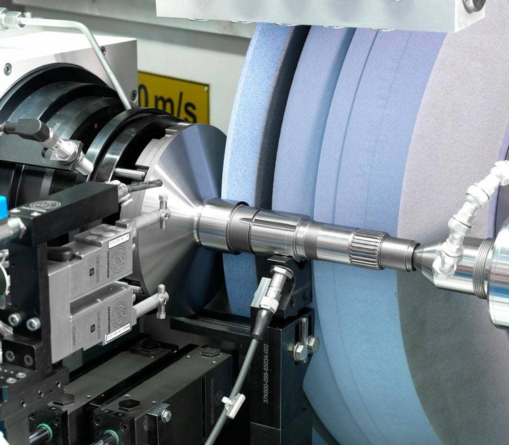 Gear-shaft spline grinding