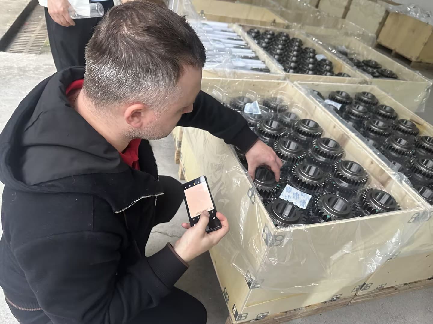 Österreichische Gäste besuchten die Fabrik von PairGears.