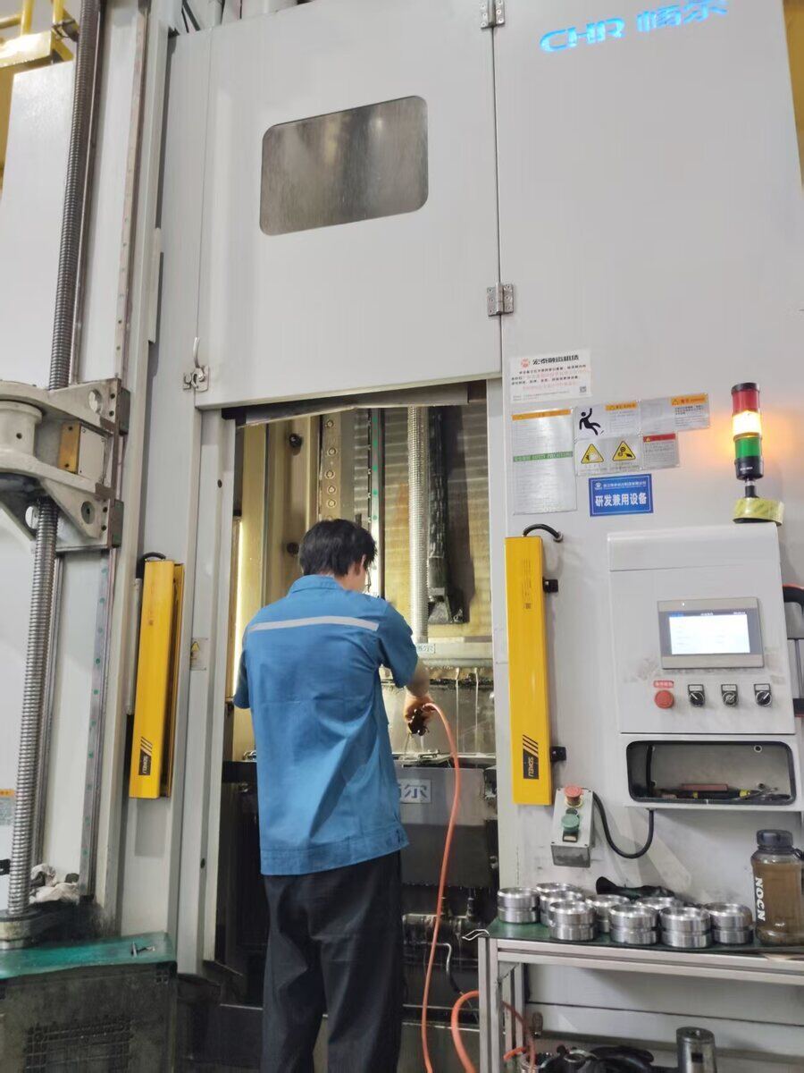 PairGears vertical broaching machine for internal spline and keyway machining