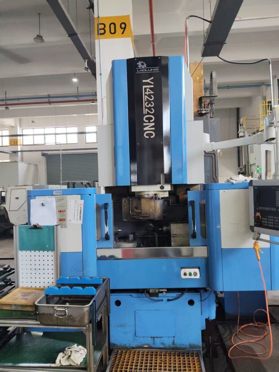 PairGears gear shaving machine for pre-heat-treatment tooth finishing