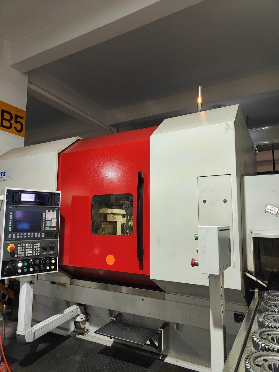 PairGears profile gear grinding machine for precision tooth-profile finishing