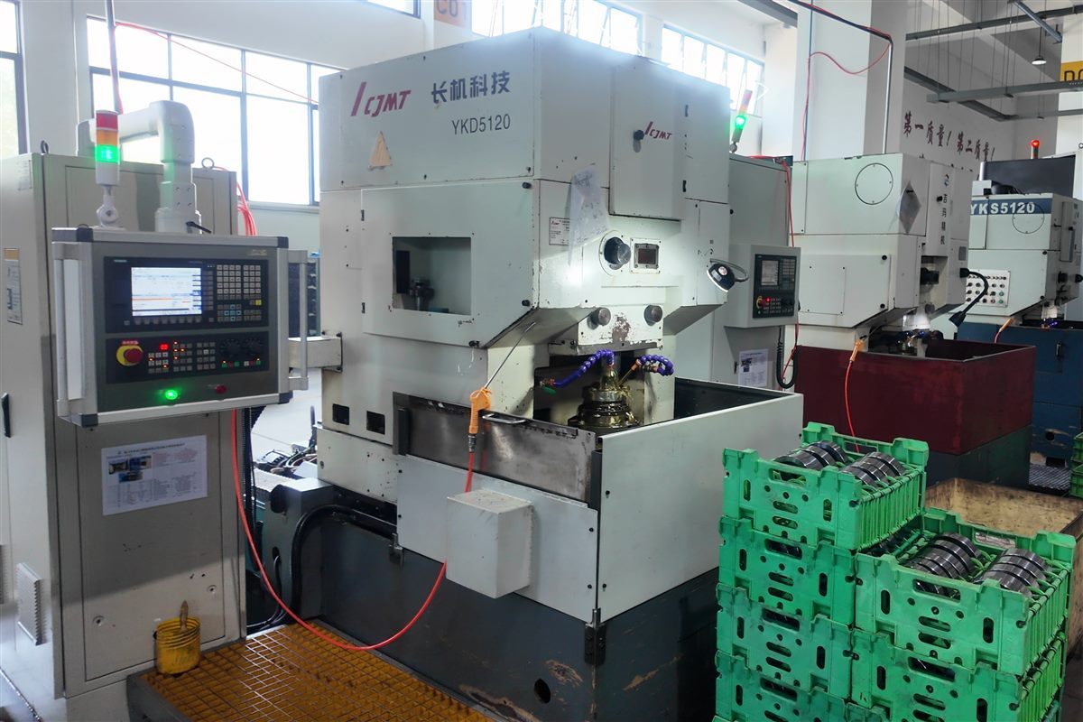 CNC gear shaper machine